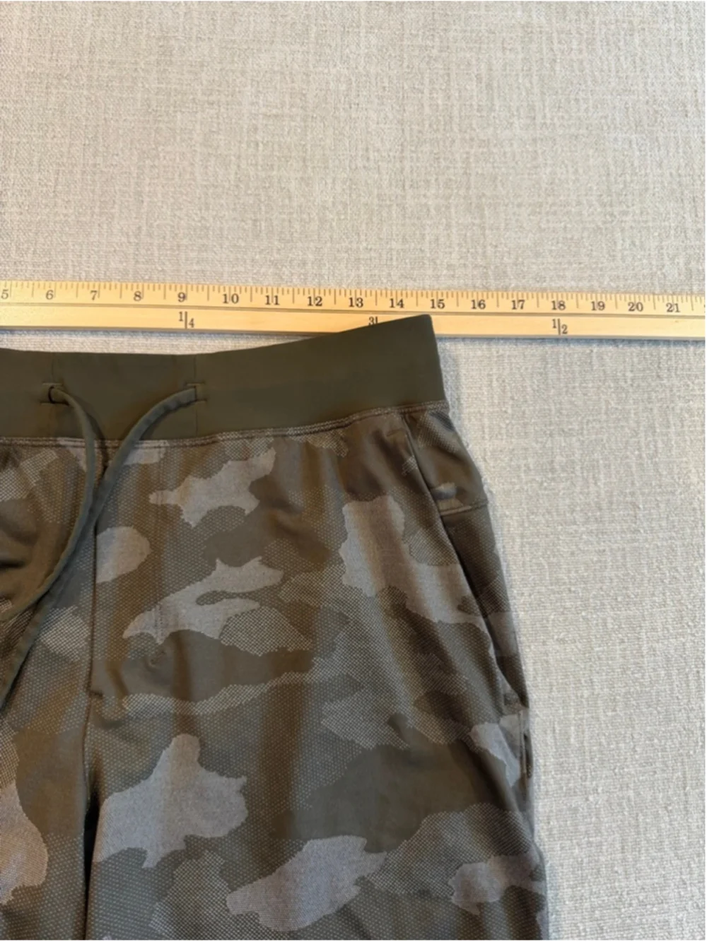 Lululemon T.H.E. Short Linerless  Variegated Mesh Camo Max Dark Olive Mens M